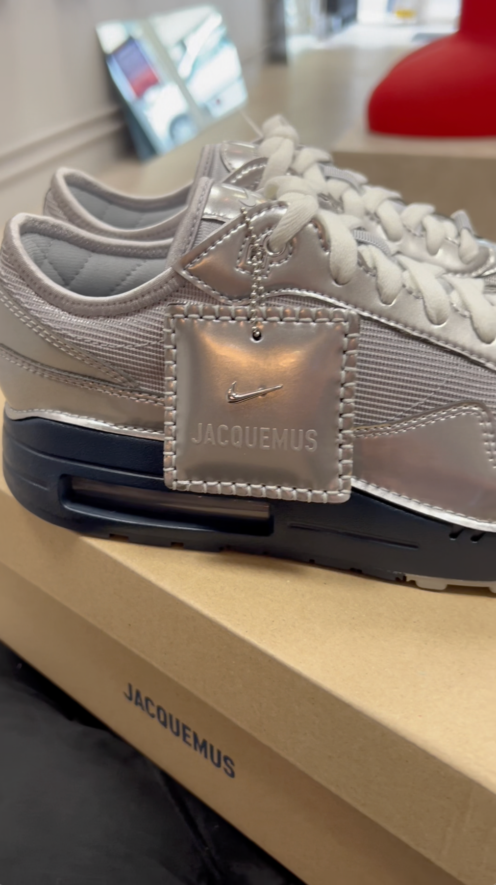 Unboxing Video Nike Air Max 1 '86 Jacquemus Silver