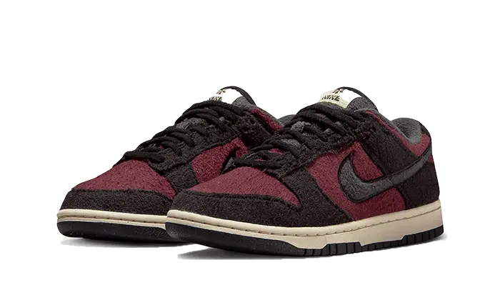 Nike Dunk Low SE Fleece Burgundy Crush